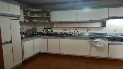 Casa de 5 alcobas en venta en Santa Barbara, Bogotá, 268 m² · foto 6 de 10