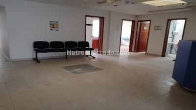 Casa de 5 alcobas en venta en Lago Gaitan, Bogotá, 460 m² · foto 4 de 12