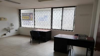 Casa de 5 alcobas en venta en Lago Gaitan, Bogotá, 460 m² · foto 9 de 12
