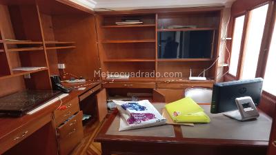 Casa de 5 alcobas en venta en Francisco Miranda, Bogotá, 387 m² · foto 7 de 10