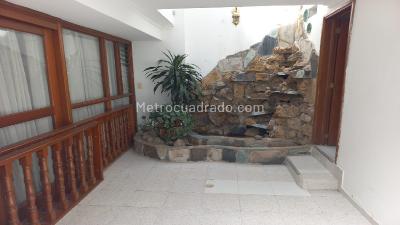 Casa de 5 alcobas en venta en Francisco Miranda, Bogotá, 387 m² · foto 10 de 10