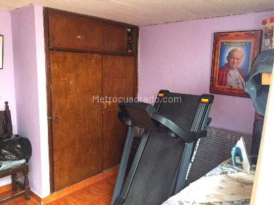 Casa de 5 alcobas en venta en El Carmen, Bogotá, 240 m² · foto 2 de 20