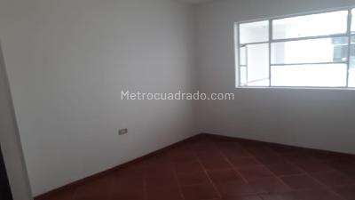 Casa de 5 alcobas en venta en Carvajal, Bogotá, 350 m² · foto 4 de 11