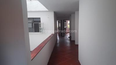 Casa de 5 alcobas en venta en Carvajal, Bogotá, 350 m² · foto 8 de 11