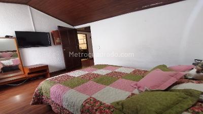 Casa de 5 alcobas en venta en Villa Luz, Bogotá, 336 m² · foto 12 de 20