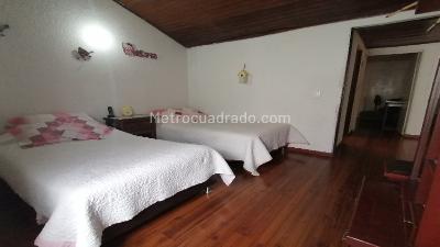 Casa de 5 alcobas en venta en Villa Luz, Bogotá, 336 m² · foto 15 de 20
