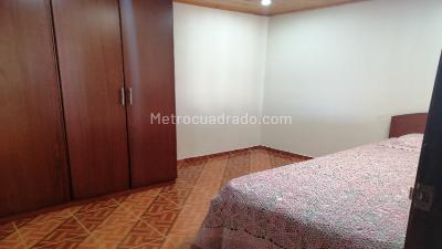 Casa de 5 alcobas en venta en Villa Luz, Bogotá, 336 m² · foto 17 de 20