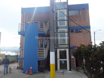 Casa en venta en Fontibon, Bogotá · foto 2 de 14