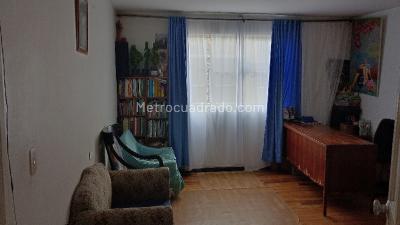Casa de 5 alcobas en venta en San Fernando Occidental, Bogotá, 345 m² · foto 3 de 11