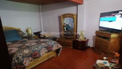 Casa de 5 alcobas en venta en Camilo Torres, Soacha, 210 m² · foto 6 de 10