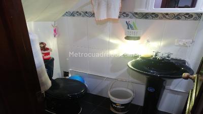 Casa de 5 alcobas en venta en Camilo Torres, Soacha, 210 m² · foto 9 de 10