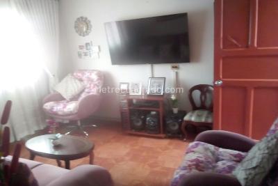Casa de 5 alcobas en venta en El Carmen, Bogotá, 250 m² · foto 3 de 20