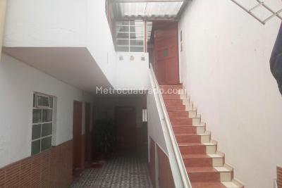 Casa de 5 alcobas en venta en El Carmen, Bogotá, 250 m² · foto 5 de 20