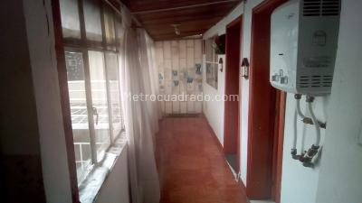 Casa de 5 alcobas en venta en El Carmen, Bogotá, 250 m² · foto 15 de 20