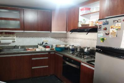 Casa de 5 alcobas en venta en Centenario, Bogotá, 300 m² · foto 8 de 10