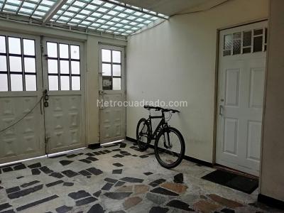 Casa de 5 alcobas en venta en Villa Claudia, Bogotá, 350 m² · foto 11 de 20