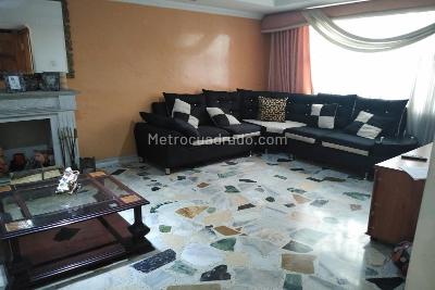 Casa de 5 alcobas en venta en Carabelas, Bogotá, 420 m² · foto 2 de 10