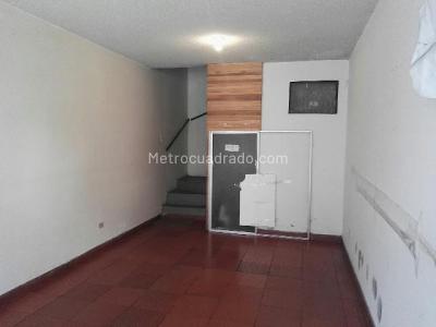 Casa en venta en San Jose De Spring, Bogotá · foto 2 de 10