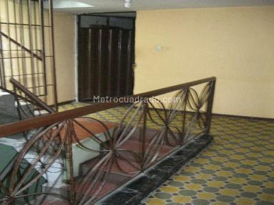 Casa de 5 alcobas en venta en Jorge Eliecer Gaitan, Bogotá, 273 m² · foto 7 de 12