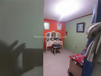 Casa de 5 alcobas en venta en El Porvenir De La Estancia, Bogotá, 300 m² · foto 18 de 20