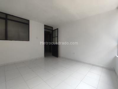Casa de 5 alcobas en venta en Villa Hermosa, Bogotá, 384 m² · foto 2 de 16