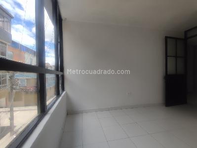 Casa de 5 alcobas en venta en Villa Hermosa, Bogotá, 384 m² · foto 5 de 16
