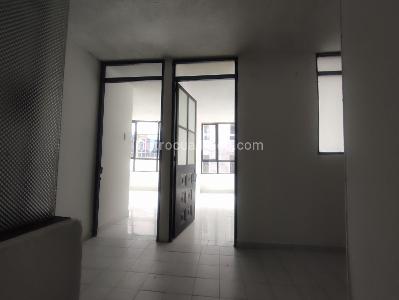 Casa de 5 alcobas en venta en Villa Hermosa, Bogotá, 384 m² · foto 8 de 16