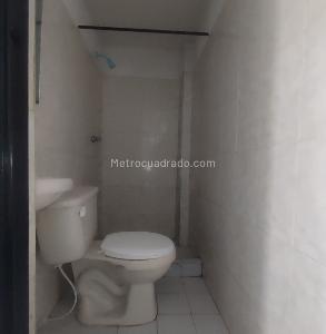 Casa de 5 alcobas en venta en Villa Hermosa, Bogotá, 384 m² · foto 9 de 16