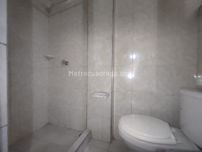 Casa de 5 alcobas en venta en Villa Hermosa, Bogotá, 384 m² · foto 12 de 16