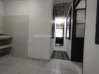 Casa de 5 alcobas en venta en Villa Hermosa, Bogotá, 384 m² · foto 15 de 16