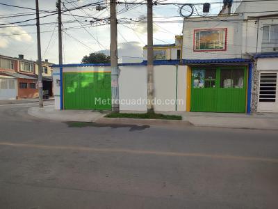 Casa de 5 alcobas en venta en Villa Claudia, Bogotá, 213 m² · foto 3 de 20