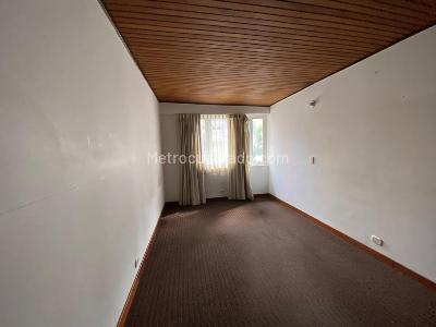 Apartamento de 3 alcobas en arriendo en La Cabrera, Bogotá, 130 m² · foto 2 de 10