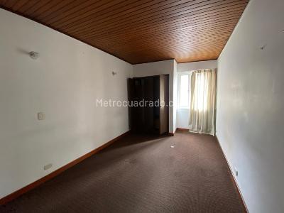 Apartamento de 3 alcobas en arriendo en La Cabrera, Bogotá, 130 m² · foto 3 de 10