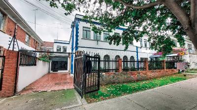Casa de 5 alcobas en venta en Quinta Camacho, Bogotá, 734 m² · foto 2 de 20