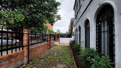 Casa de 5 alcobas en venta en Quinta Camacho, Bogotá, 734 m² · foto 3 de 20