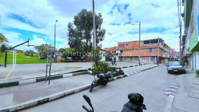 Casa de 5 alcobas en venta en Antonia Santos, Bogotá, 220 m² · foto 2 de 20