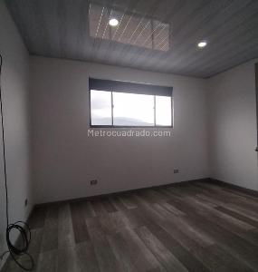 Casa de 5 alcobas en venta en Usminia, Bogotá, 288 m² · foto 13 de 20