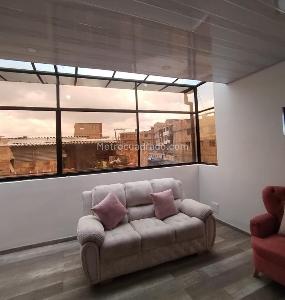 Casa de 5 alcobas en venta en Usminia, Bogotá, 288 m² · foto 17 de 20