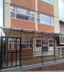 Casa de 5 alcobas en venta en Usminia, Bogotá, 288 m² · foto 3 de 20
