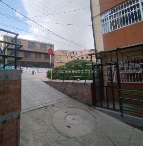 Casa de 5 alcobas en venta en Usminia, Bogotá, 288 m² · foto 4 de 20