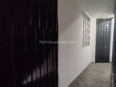 Casa en venta en Villa Hermosa, Bogotá · foto 4 de 10