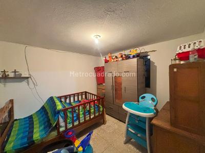 Casa de 5 alcobas en venta en El Recodo Republica De Canada, Bogotá, 241 m² · foto 12 de 20