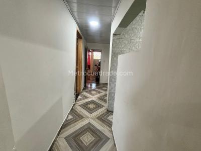 Casa de 5 alcobas en venta en El Recodo Republica De Canada, Bogotá, 241 m² · foto 4 de 20