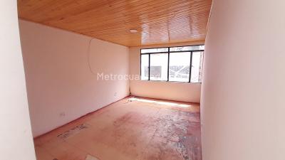 Casa en venta en Bellavista, Bogotá · foto 2 de 13
