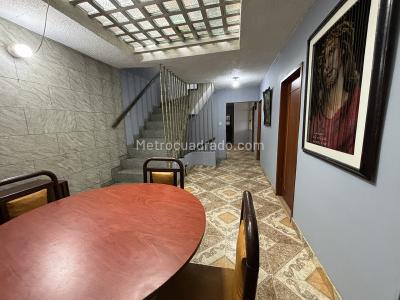 Casa de 5 alcobas en venta en Quiroga Sur, Bogotá, 200 m² · foto 10 de 19