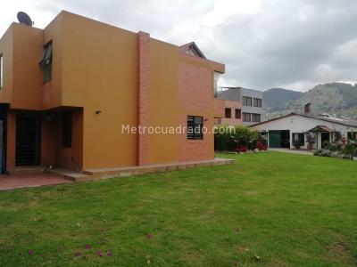 Casa de 3 alcobas en venta en Chia, Chía, 570 m² · foto 2 de 20
