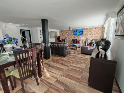 Casa de 5 alcobas en venta en 20 De Julio, Bogotá, 277 m² · foto 4 de 20