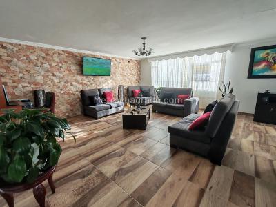 Casa de 5 alcobas en venta en 20 De Julio, Bogotá, 277 m² · foto 9 de 20