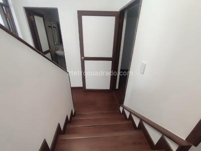 Casa de 5 alcobas en venta en El Recuerdo, Bogotá, 218 m² · foto 3 de 19