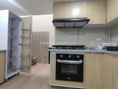 Casa de 5 alcobas en venta en El Recuerdo, Bogotá, 218 m² · foto 5 de 19